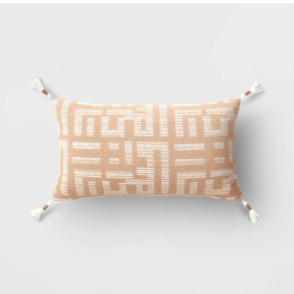 Threshold pillow